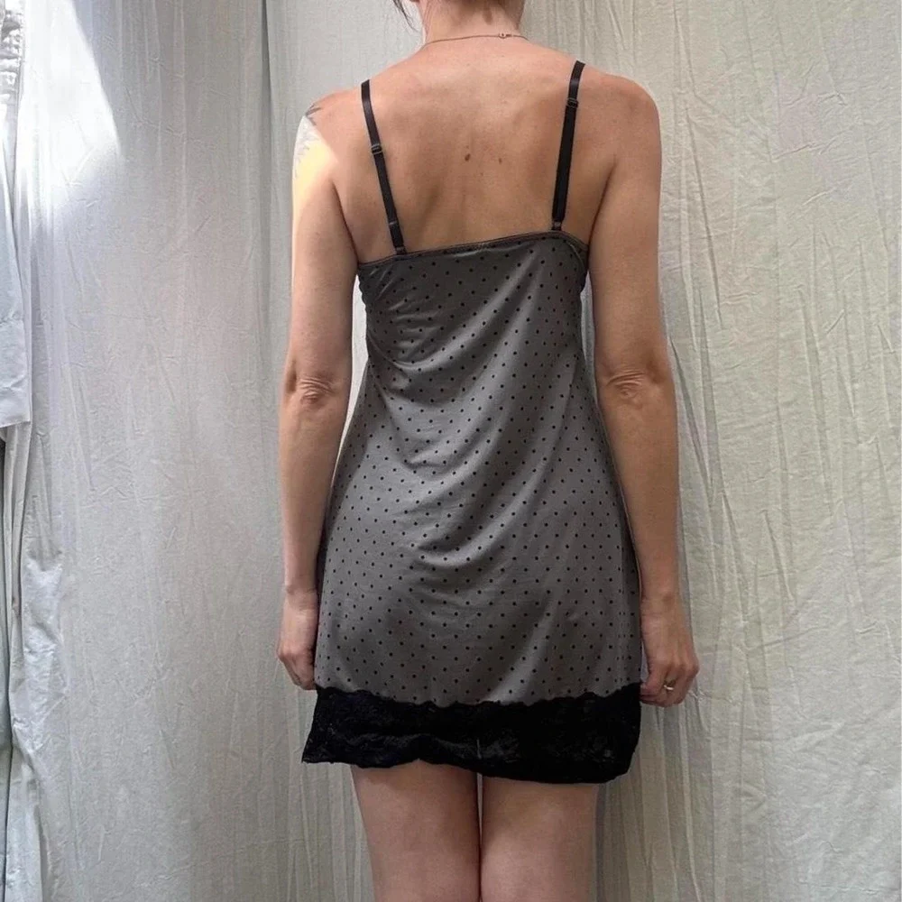 N/A gray black